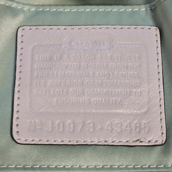 Coach Shoulderbag Signature Small Bag Green Satin Interior - Picture 2 of 16